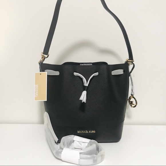 Michael Kors Trista Bucket Bag Black - Picture 2 of 6
